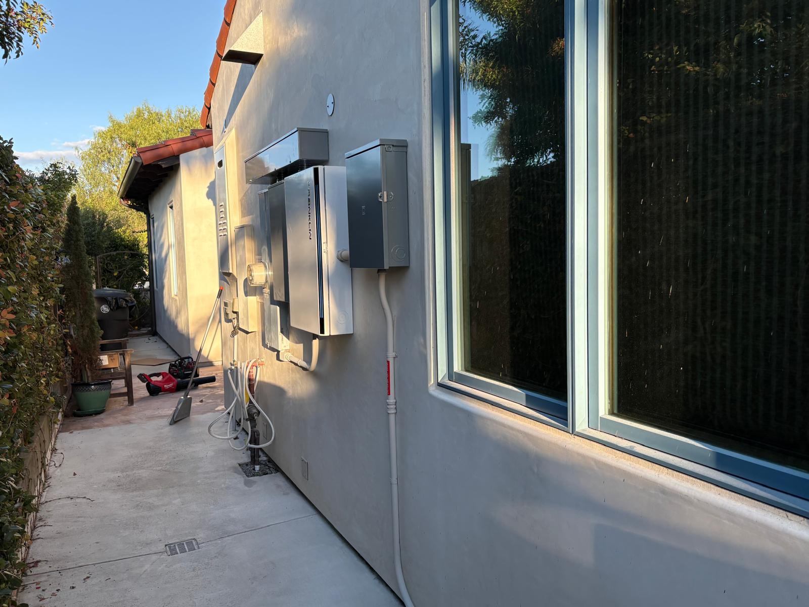 How Much Does a Home Solar Battery Cost in Los Angeles in 2026?